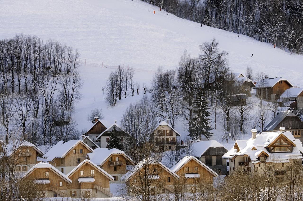 Goelia Les Chalets De Belledonne Saint-Colomban-des-Villards Bagian luar foto
