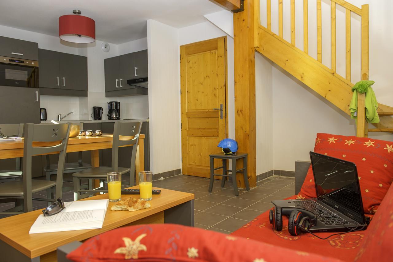 Goelia Les Chalets De Belledonne Saint-Colomban-des-Villards Bagian luar foto