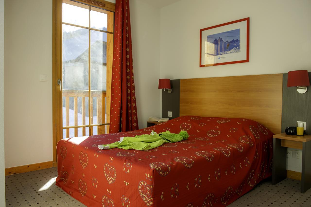 Goelia Les Chalets De Belledonne Saint-Colomban-des-Villards Bagian luar foto